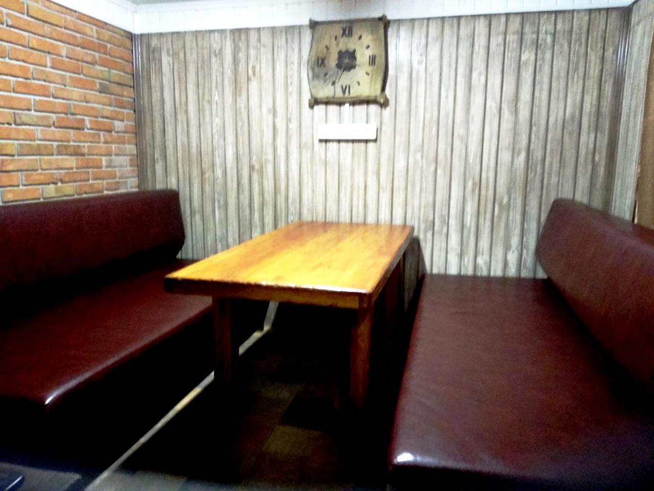 Hotel Restaurant Complex Boyarskiy Dvor Boyarka Exterior foto